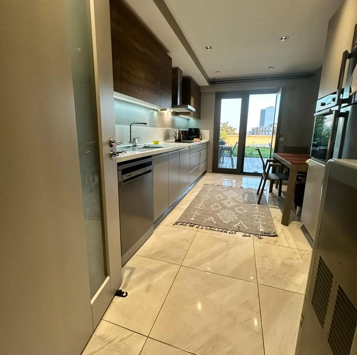 Fitted kitchen